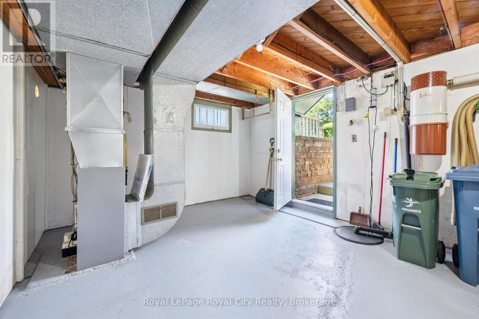 31 TORRANCE CRESCENT - 25