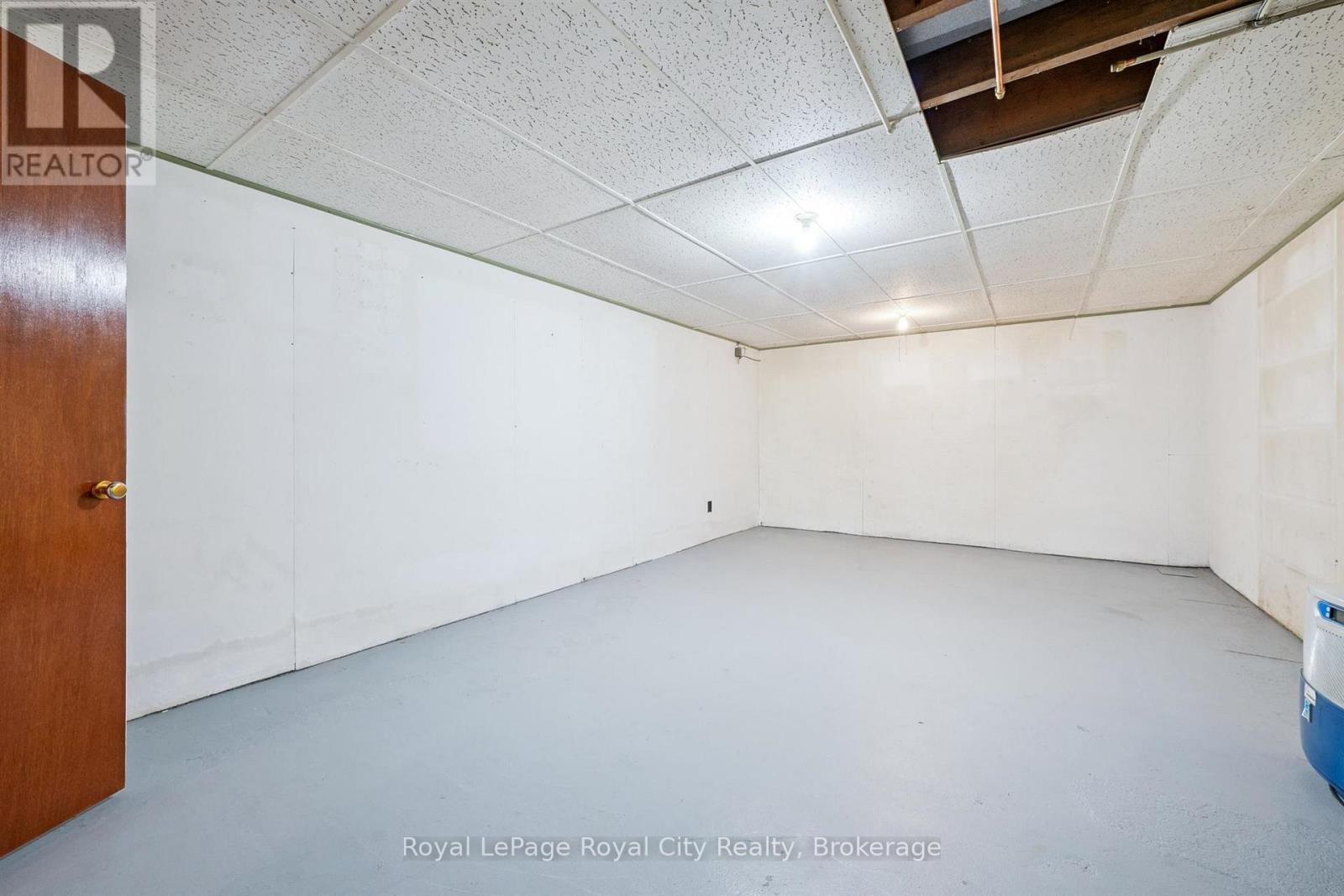 31 TORRANCE CRESCENT - 28