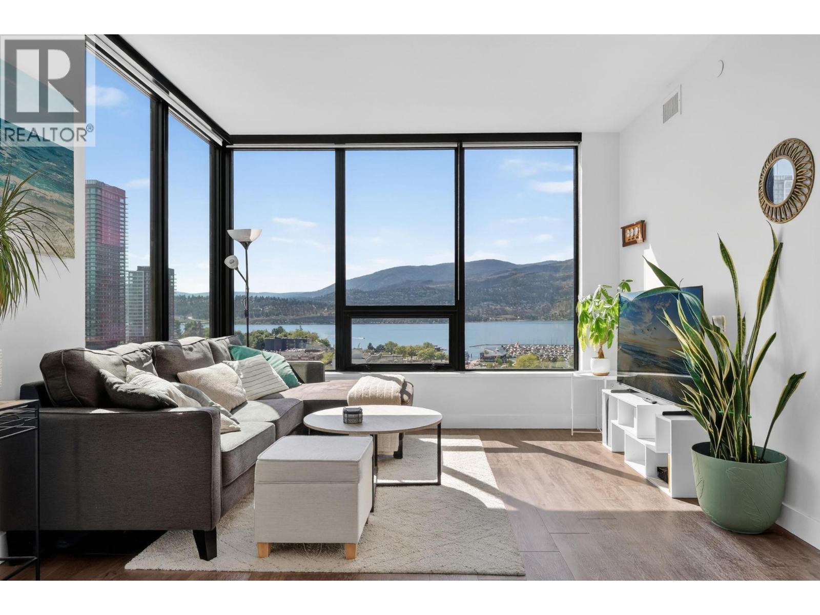 #1505 1471 St Paul Street - 9