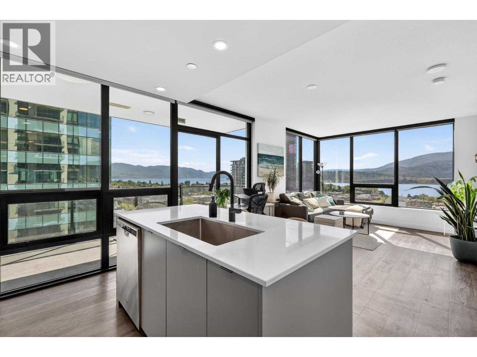 #1505 1471 St Paul Street - 15