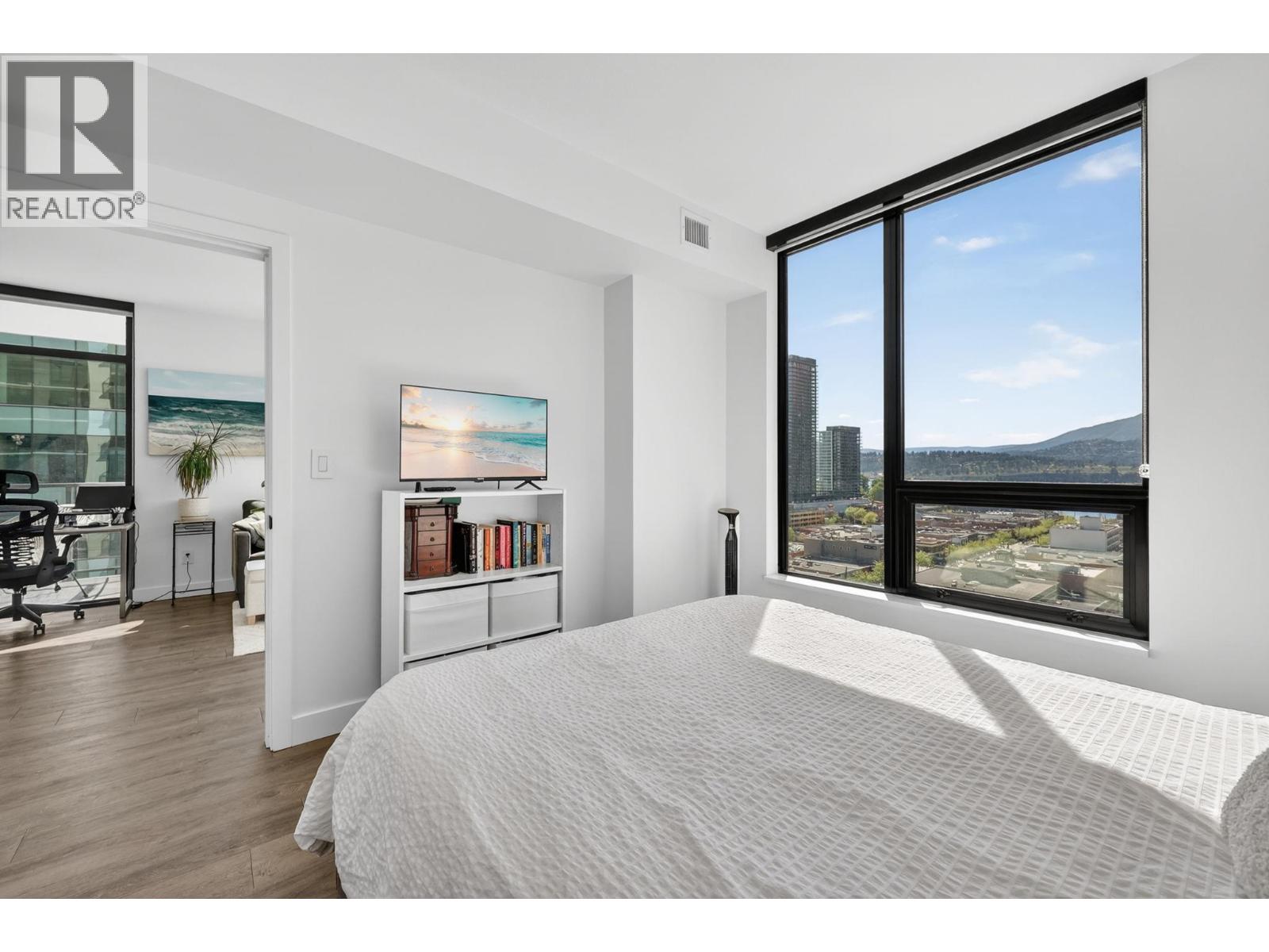 #1505 1471 St Paul Street - 24