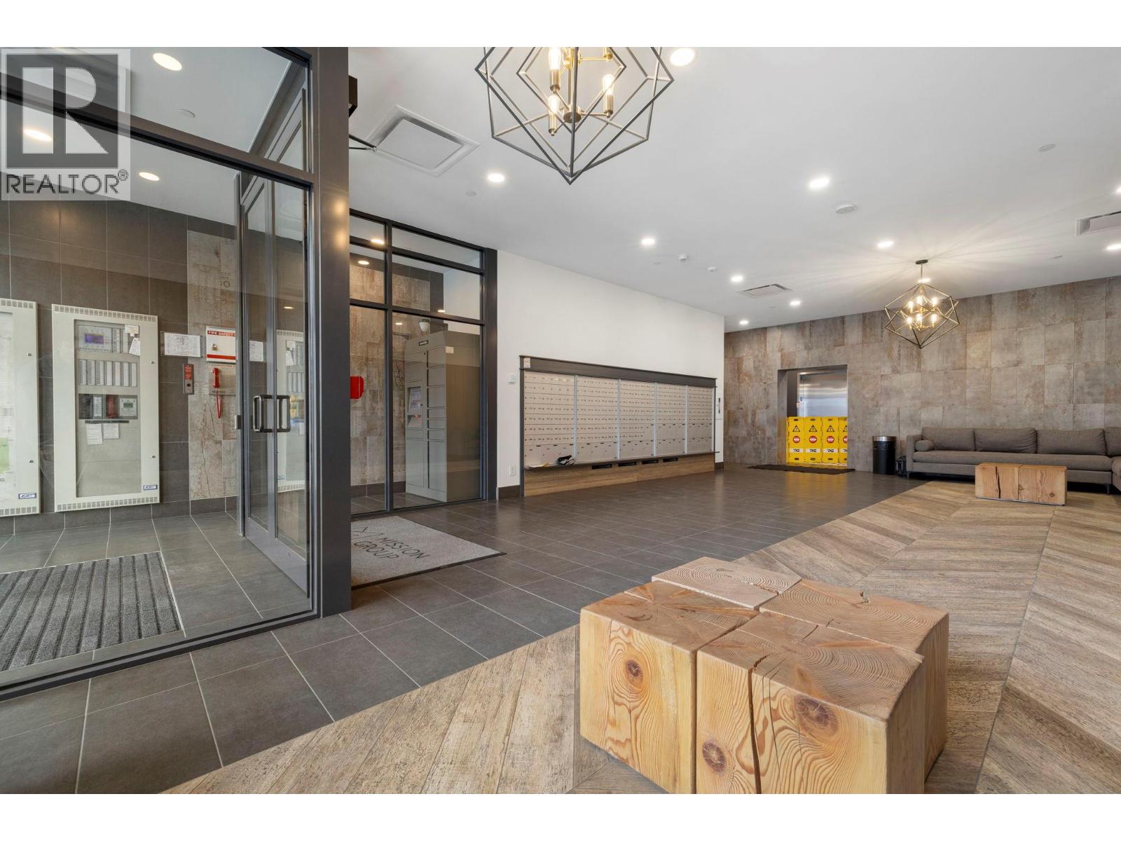 #1505 1471 St Paul Street - Image 43