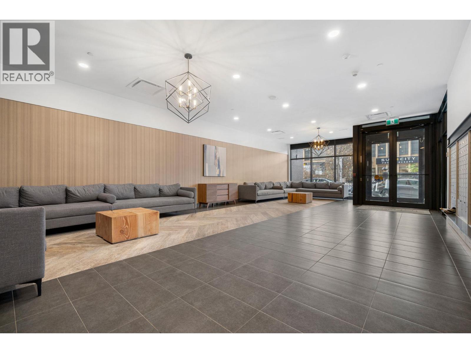 #1505 1471 St Paul Street - 44