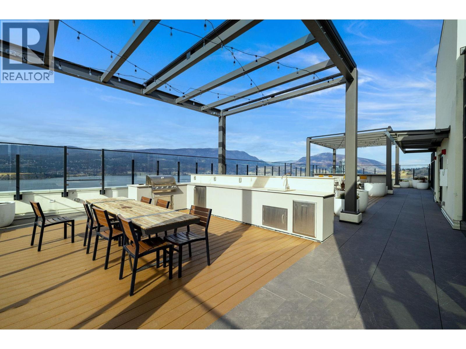 #1505 1471 St Paul Street - 40