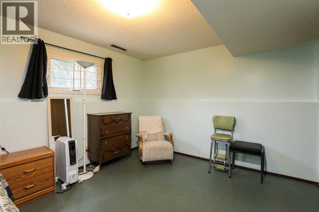1031 Cameron Road  S - Image 21