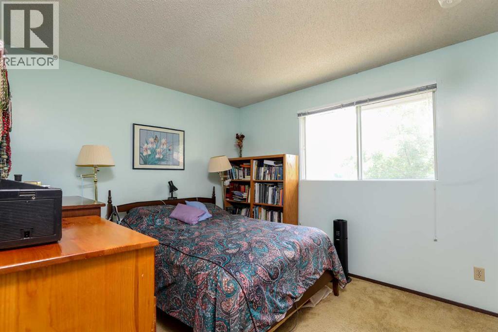 1031 Cameron Road  S - Image 12