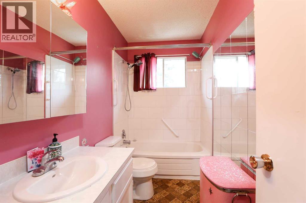 1031 Cameron Road  S - Image 19