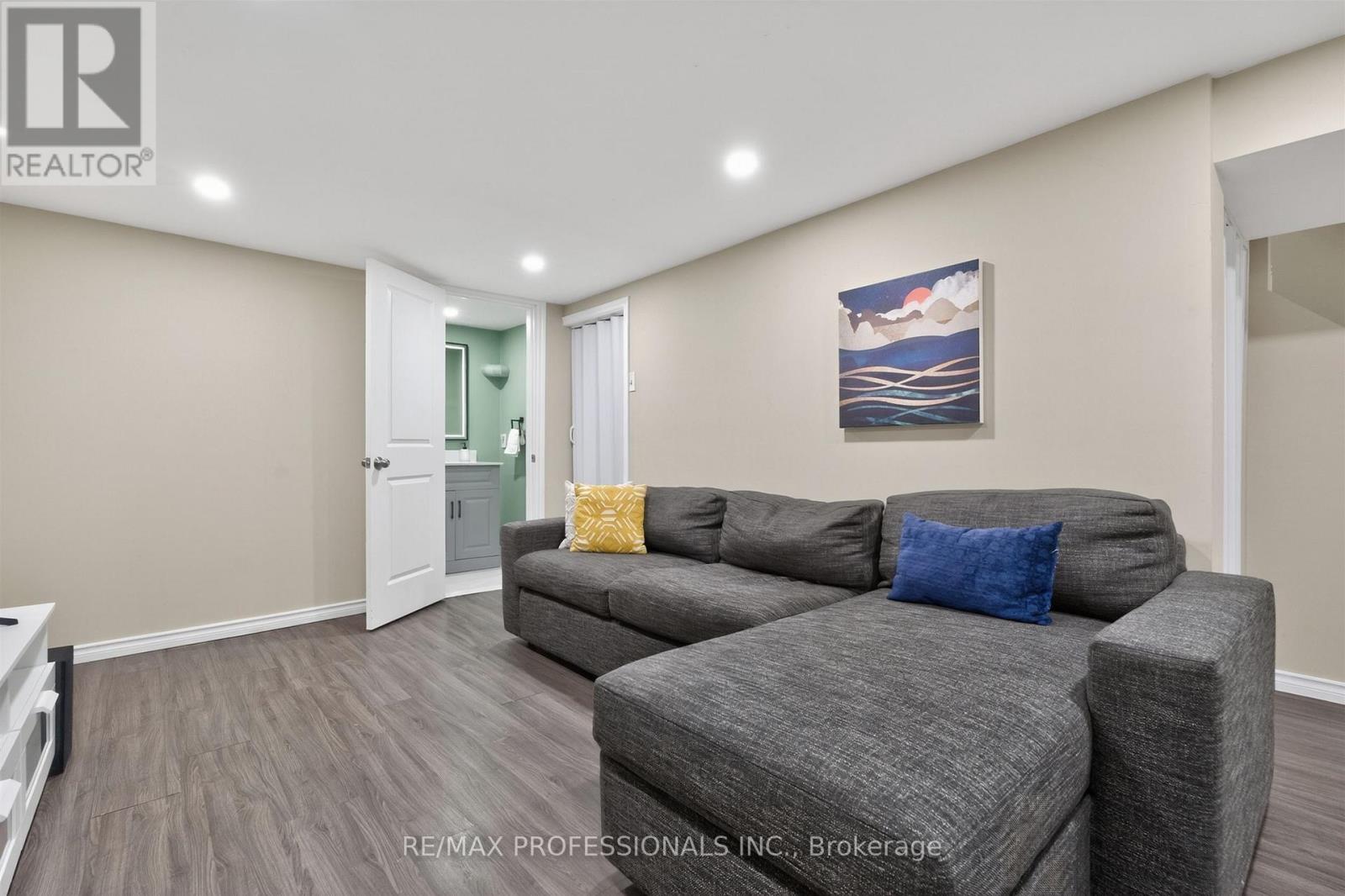 69 SKYLARK ROAD - 32