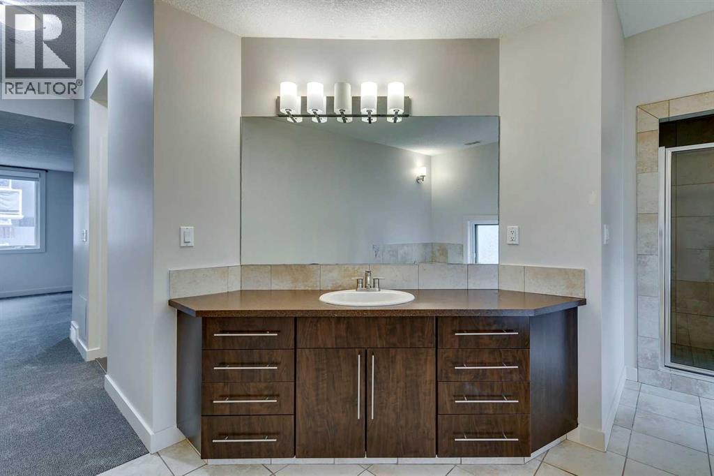 #4 2101 17 Street SW - 19