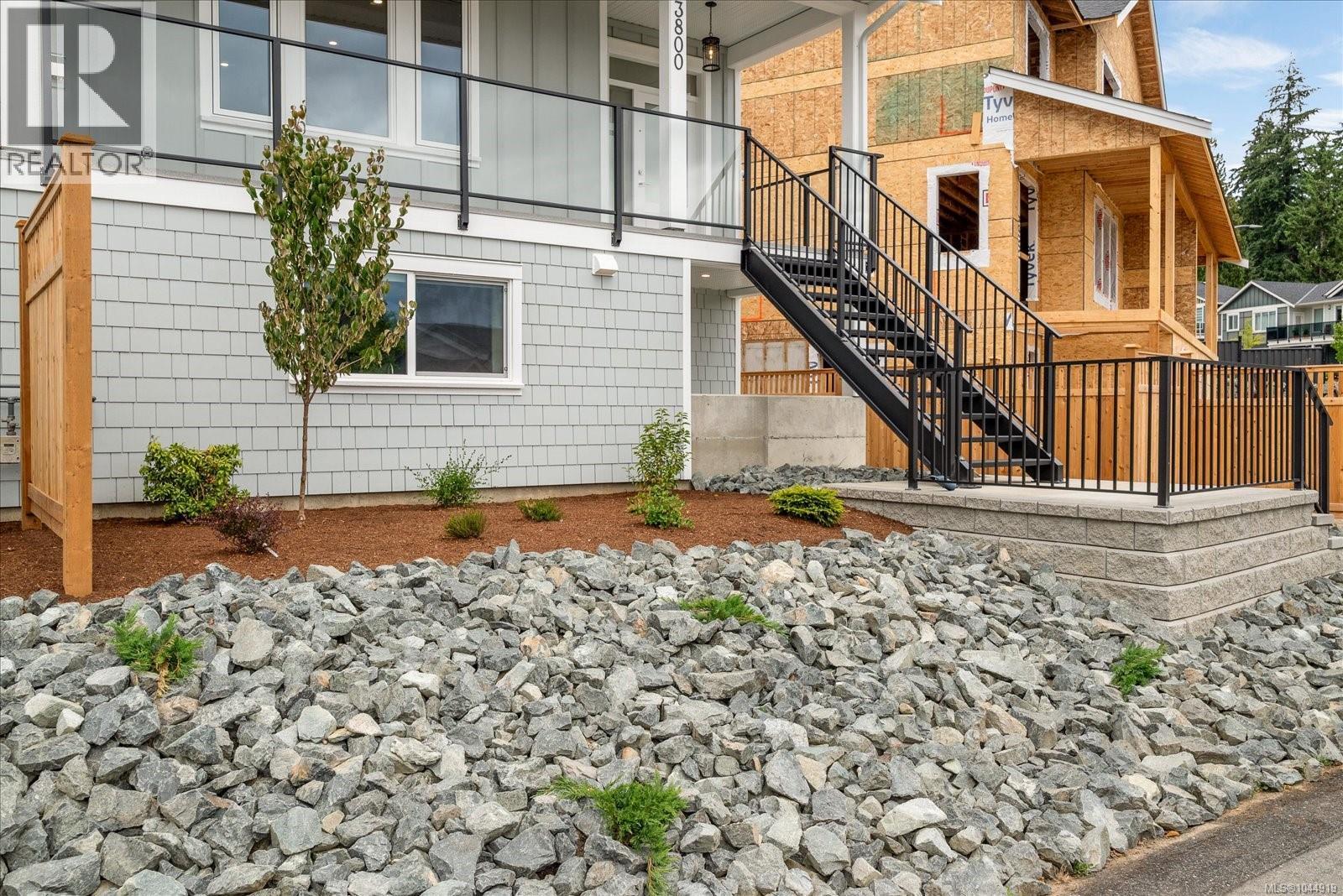 3800 Marjorie Way - 40
