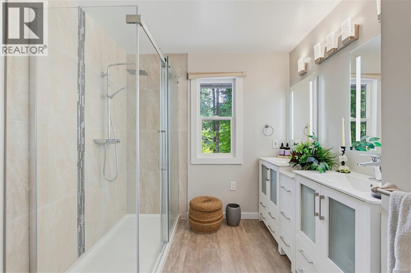 7910 Tugwell Rd - Image 21