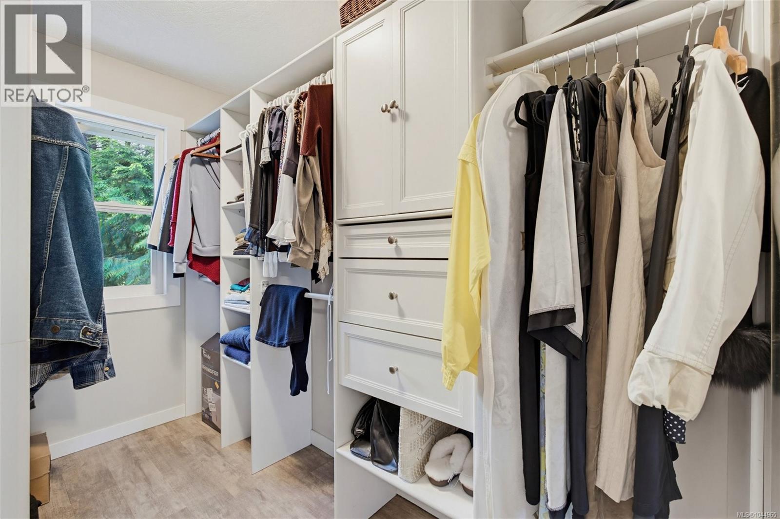 7910 Tugwell Rd - Image 22