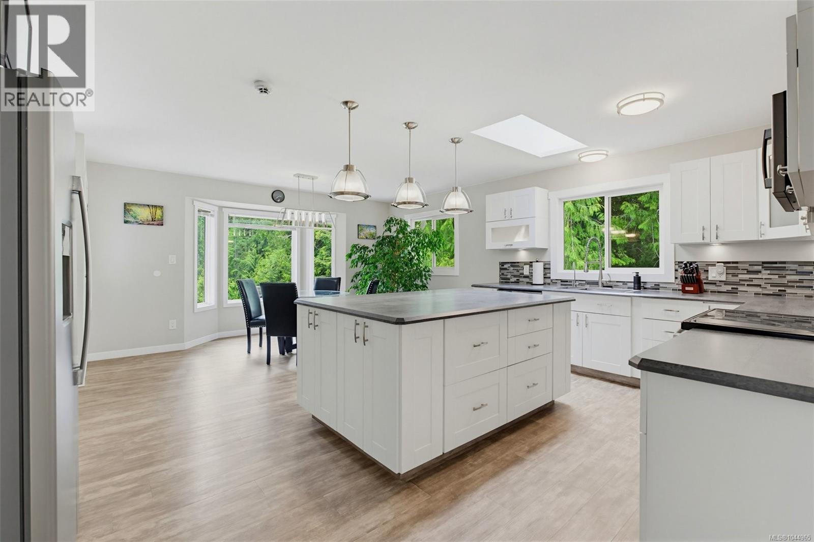 7910 Tugwell Rd - 23