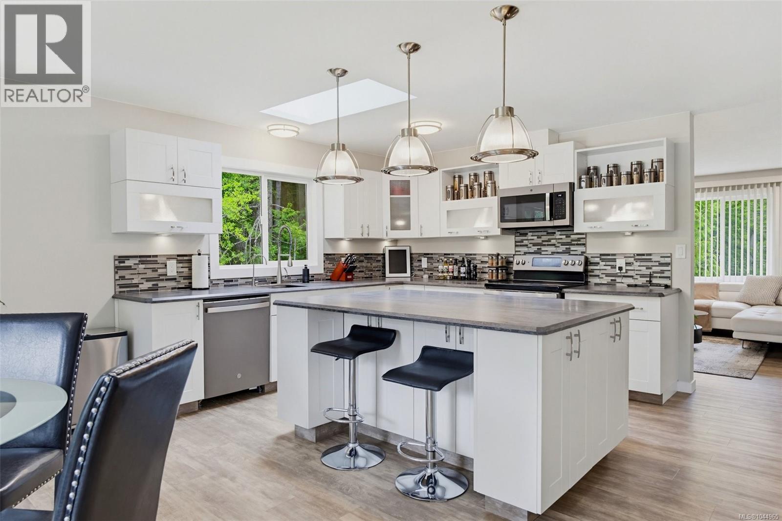 7910 Tugwell Rd - Image 25