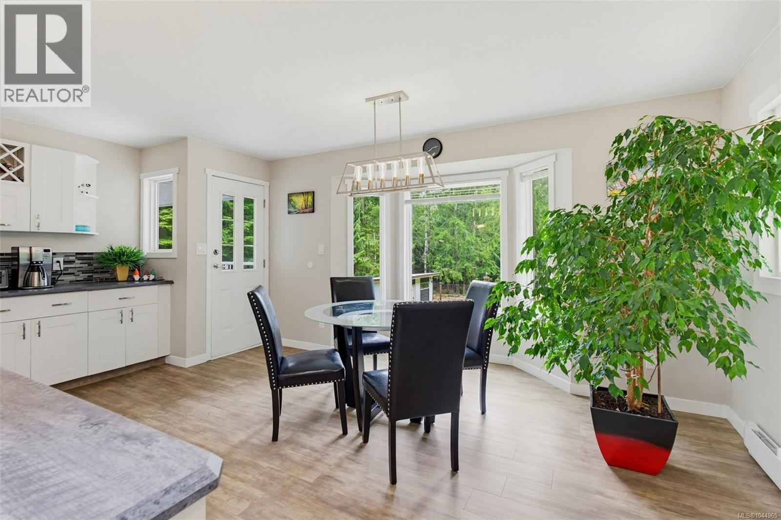7910 Tugwell Rd - Image 29