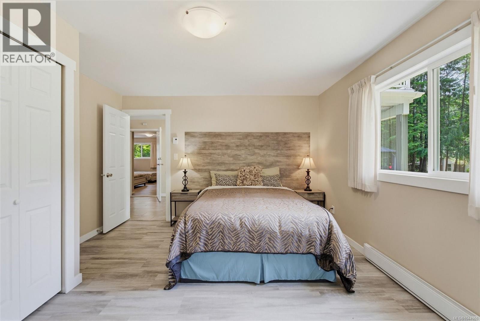 7910 Tugwell Rd - 37