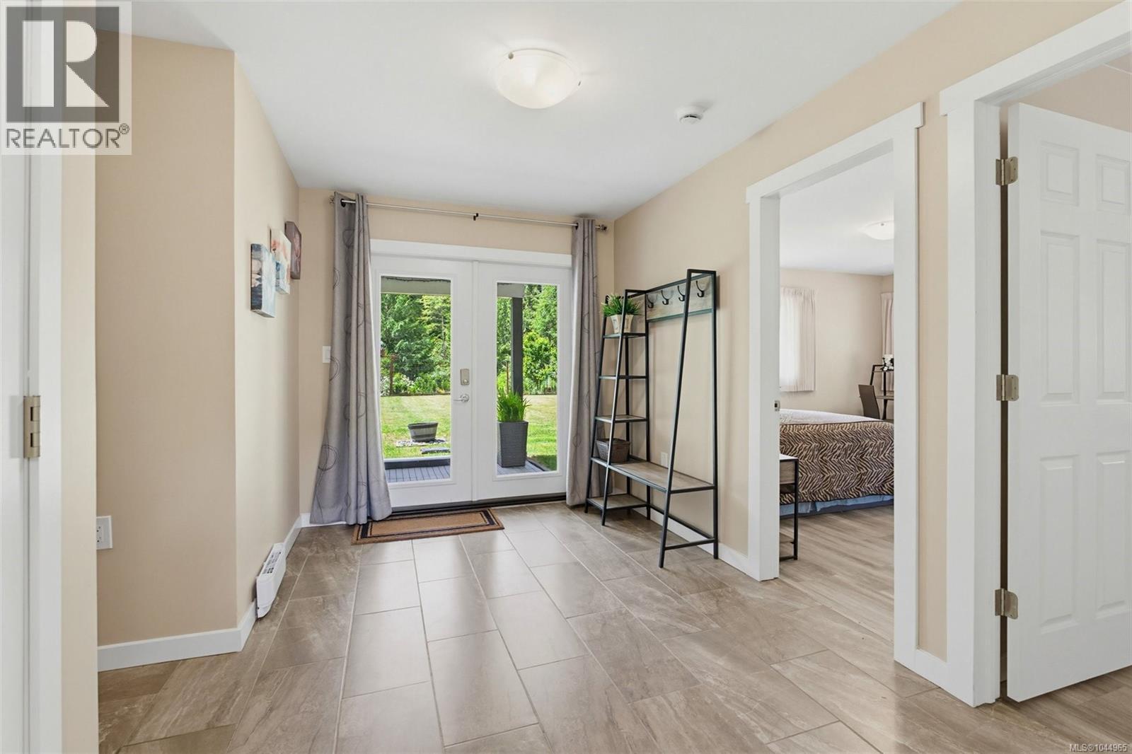 7910 Tugwell Rd - Image 38