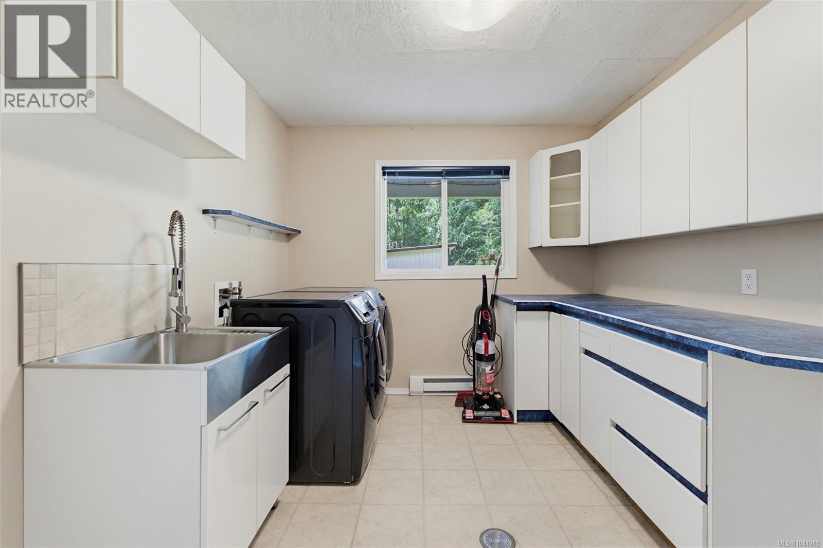 7910 Tugwell Rd - 42