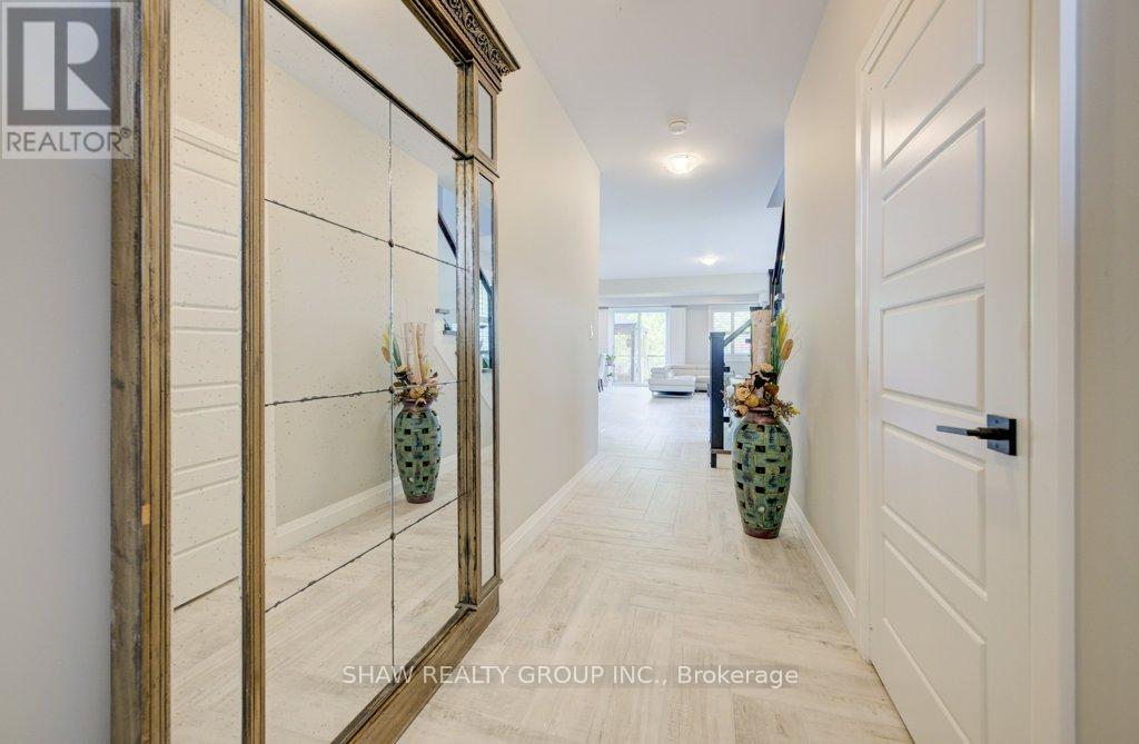 924 CHAPEL HILL COURT - 5