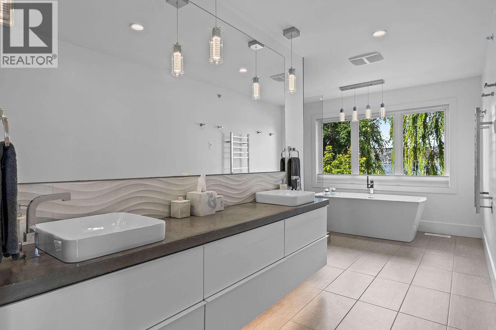  2248 Abbott Street, Kelowna