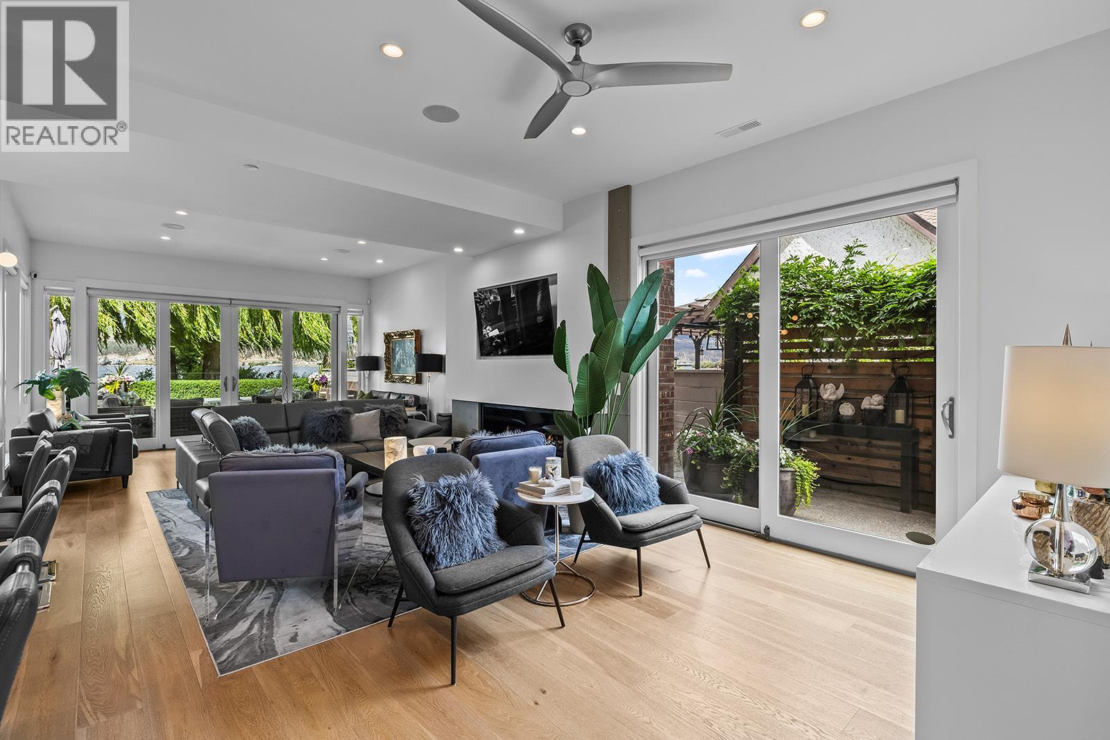  2248 Abbott Street, Kelowna