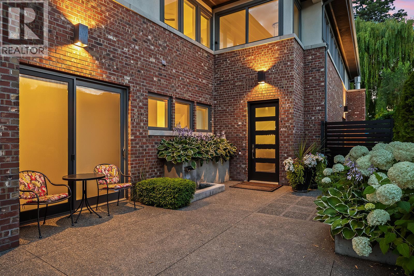  2248 Abbott Street, Kelowna
