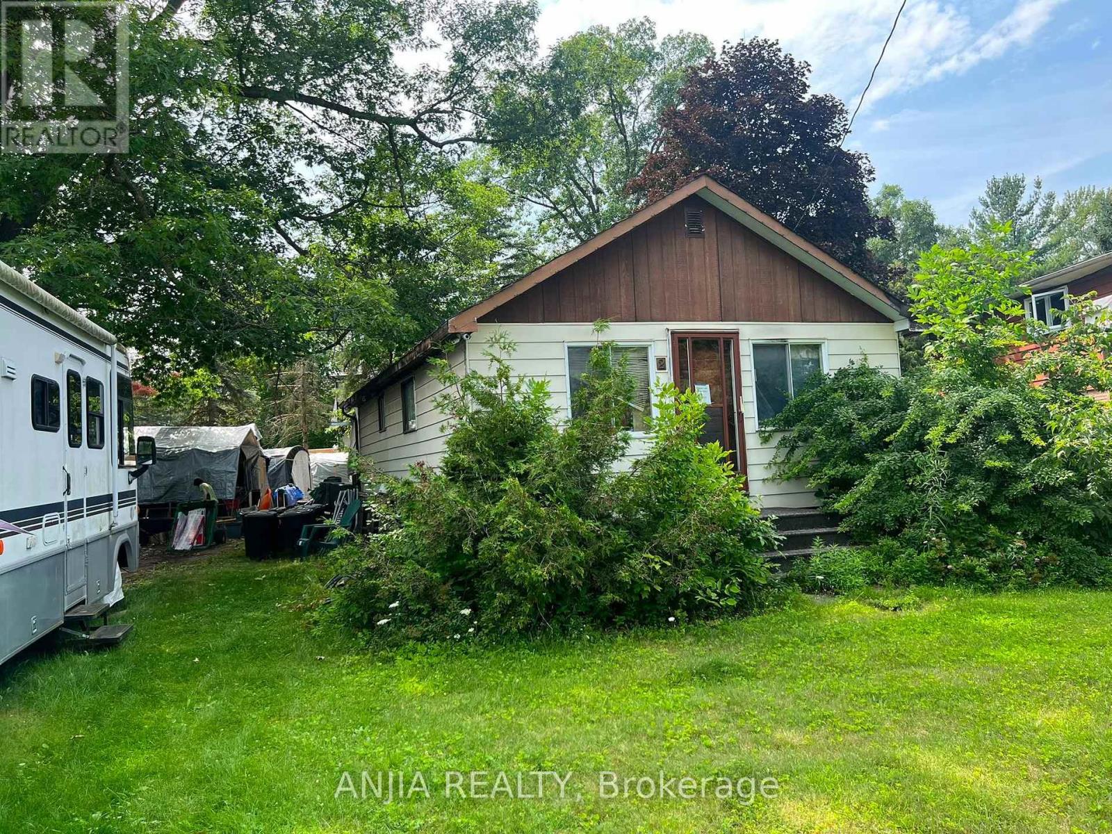 2 OAK AVENUE - 2