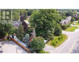 Kitchen - 2 Oak Avenue, East Gwillimbury, ON L9N1A1 Photo 6