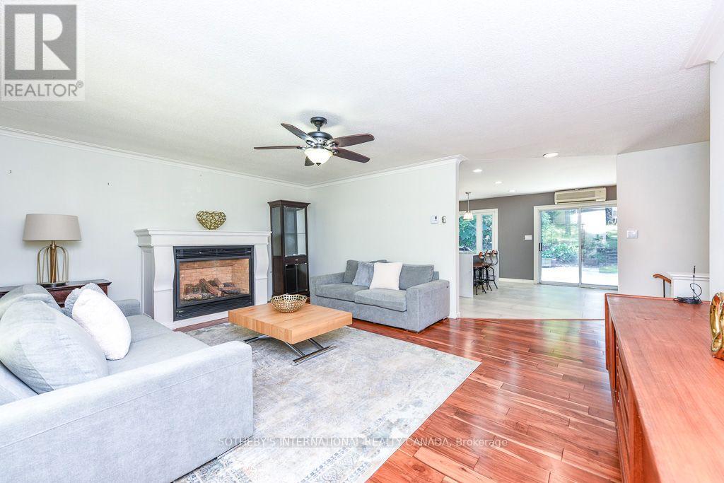 31 QUEENSBOROUGH CRESCENT - Image 16