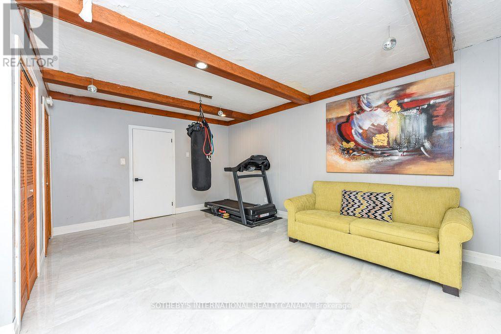 31 QUEENSBOROUGH CRESCENT - Image 14
