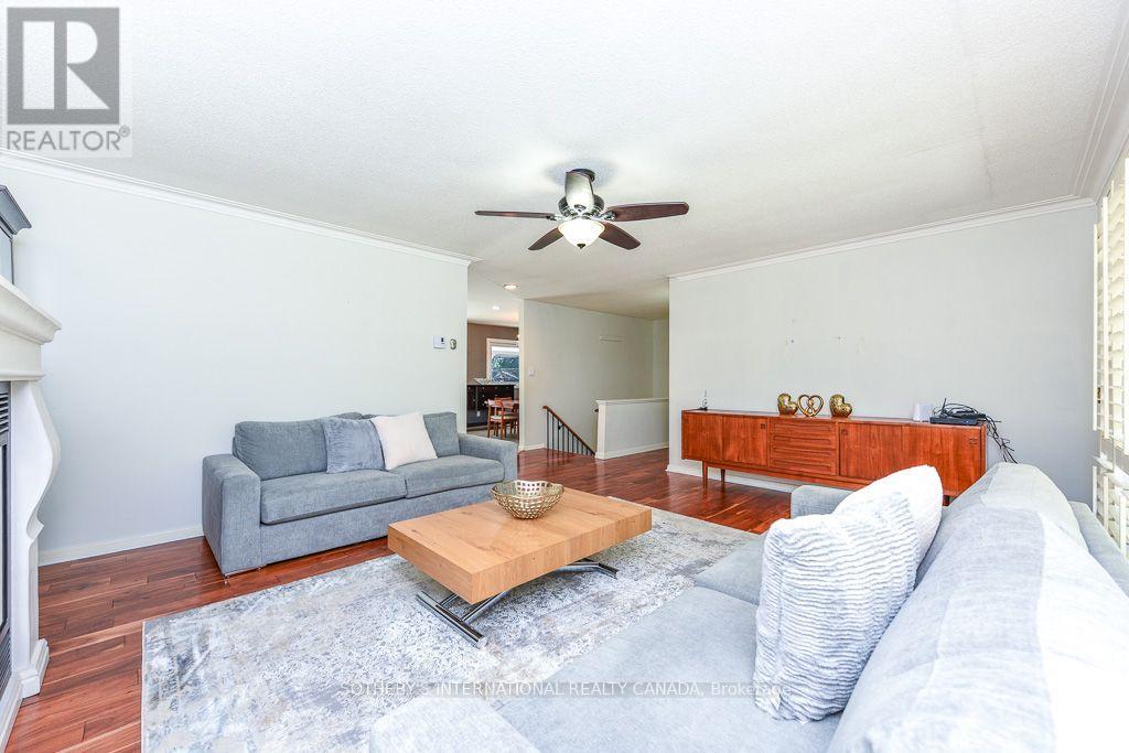 31 QUEENSBOROUGH CRESCENT - Image 18