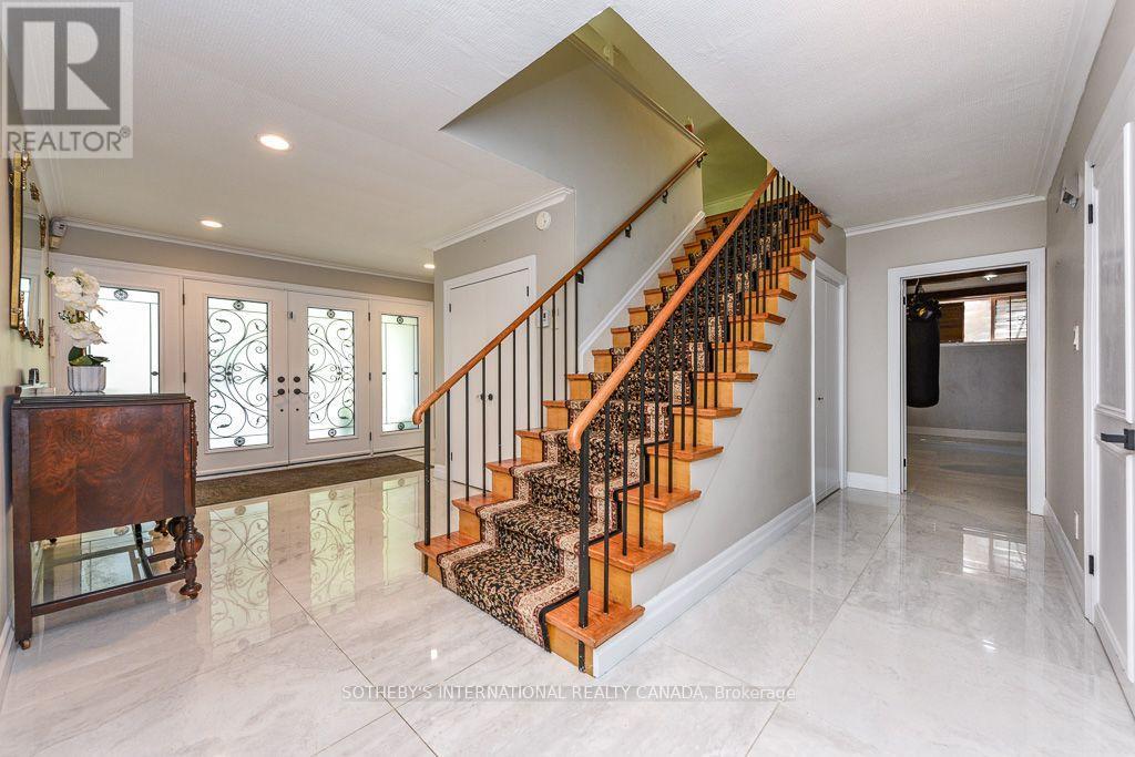 31 QUEENSBOROUGH CRESCENT - Image 5
