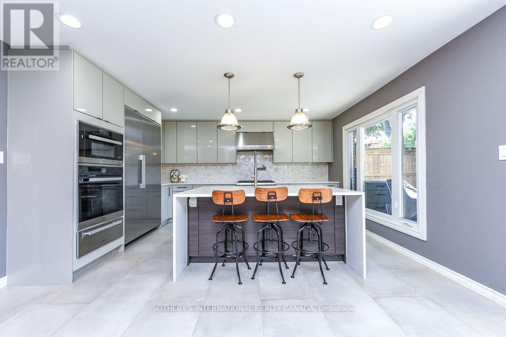 31 QUEENSBOROUGH CRESCENT - Image 23