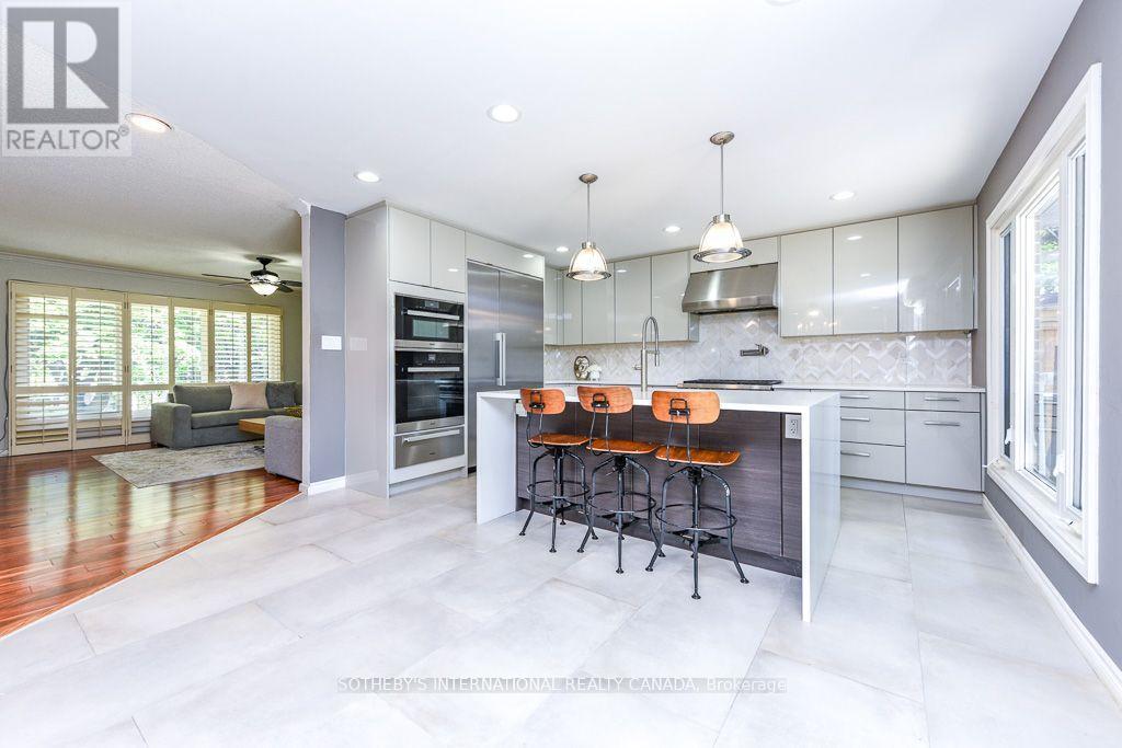 31 QUEENSBOROUGH CRESCENT - Image 21