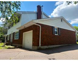 Family room - 16 Civic Street, Killaloe, Hagarty And Richards, ON K0J2A0 Photo 6