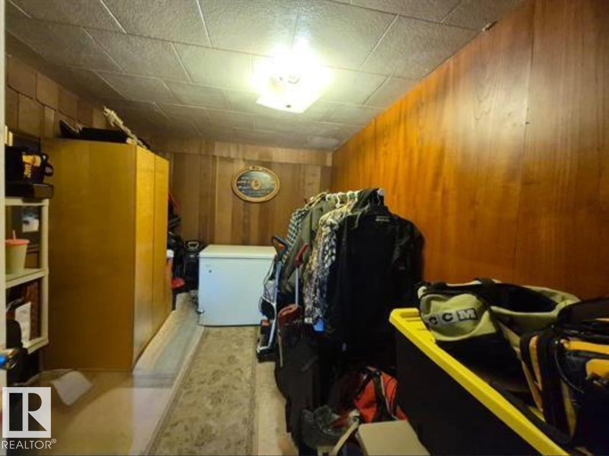 7920 Argyll RD NW - 33