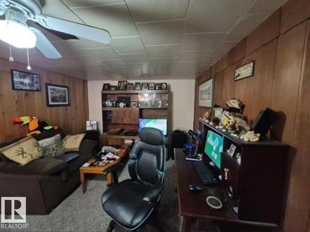 7920 Argyll RD NW - 29