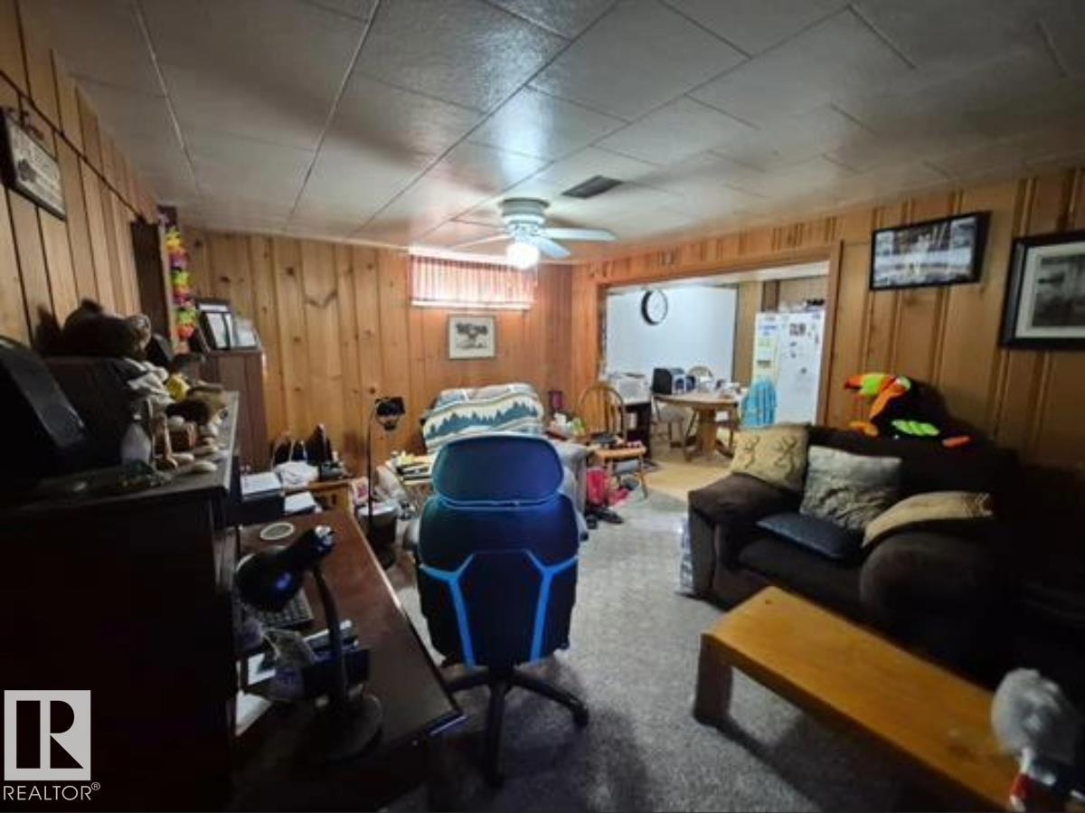 7920 Argyll RD NW - 26