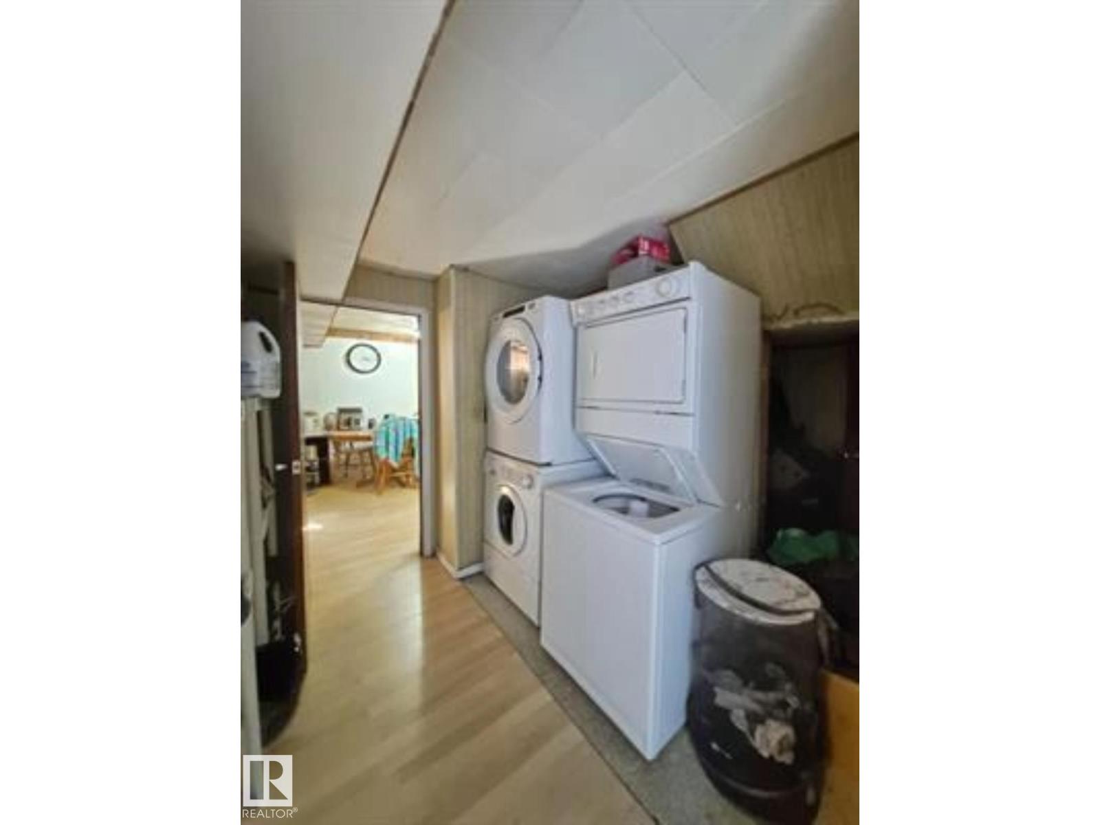 7920 Argyll RD NW - 32