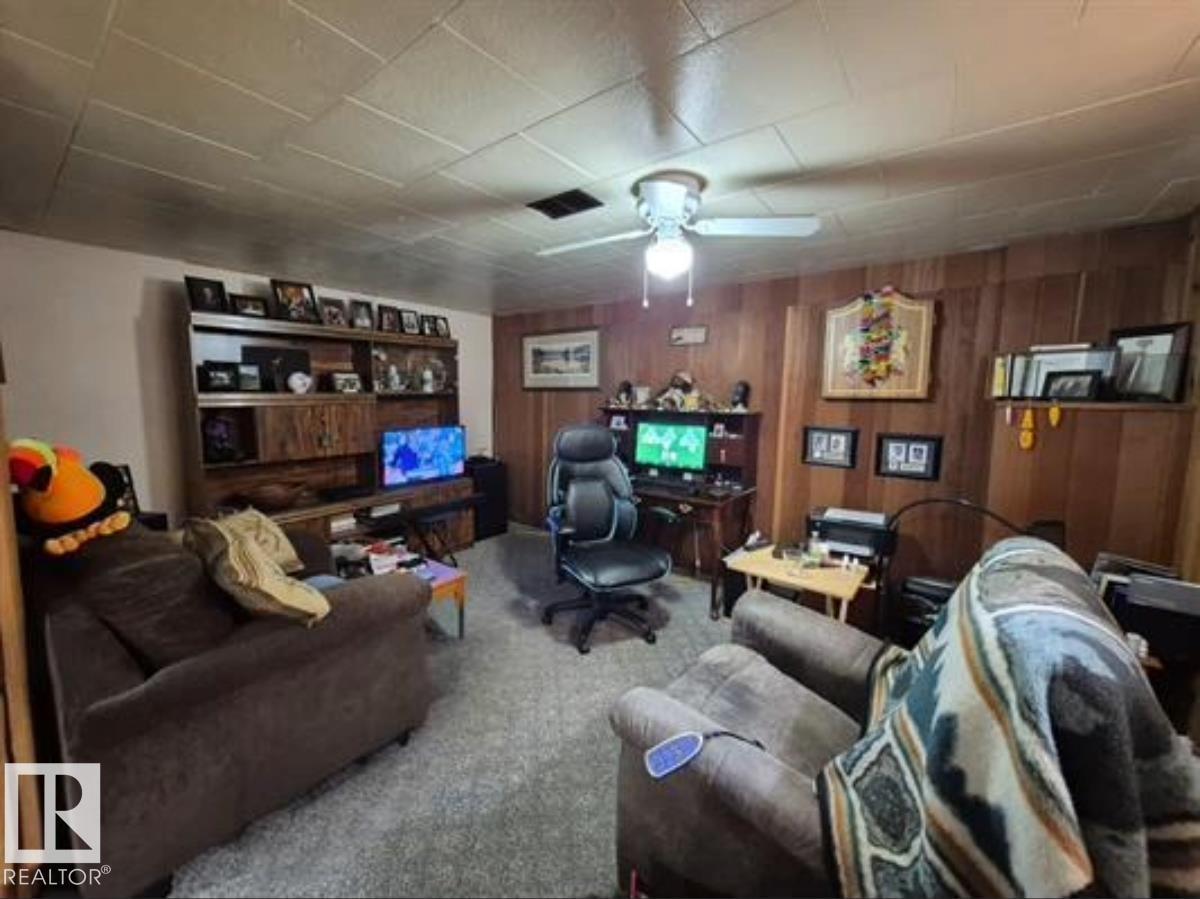 7920 Argyll RD NW - 27