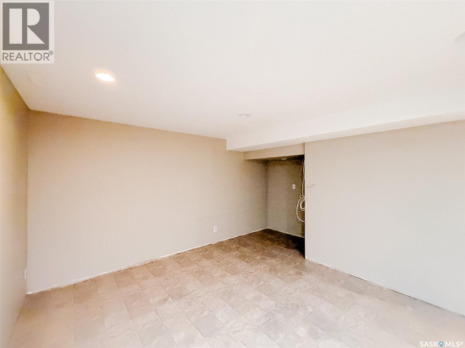1026 Kingsmere BOULEVARD - Image 22