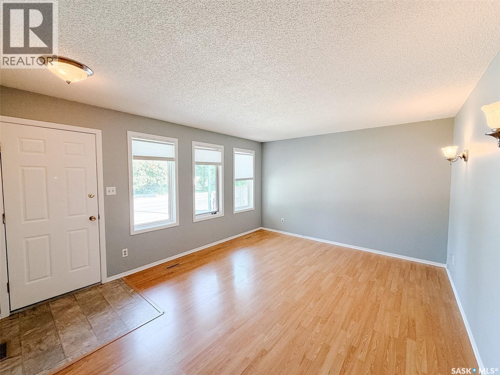 1026 Kingsmere BOULEVARD - 3