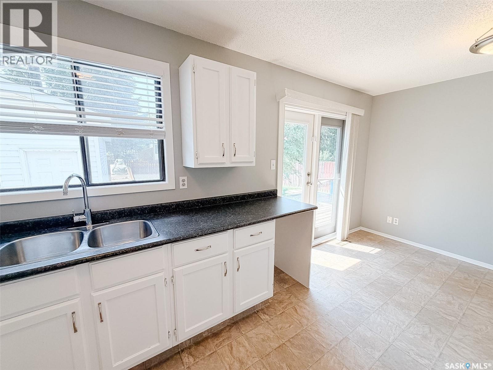 1026 Kingsmere BOULEVARD - 7
