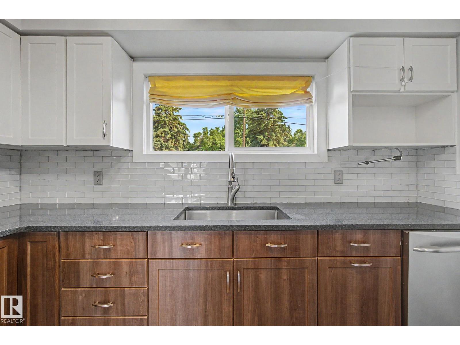5142 106A ST NW - 15