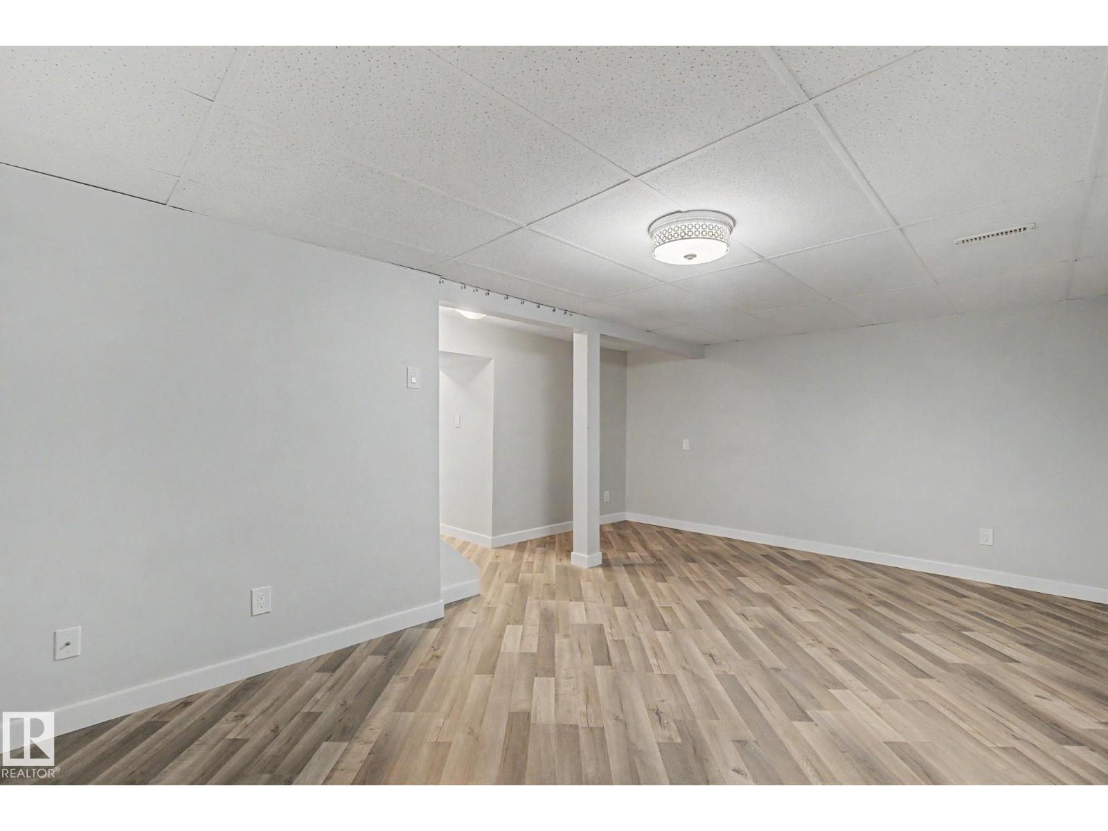 5142 106A ST NW - 33
