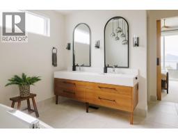 3pc Bathroom - 140 Oliver Place, Penticton, BC V2A0H1 Photo 13