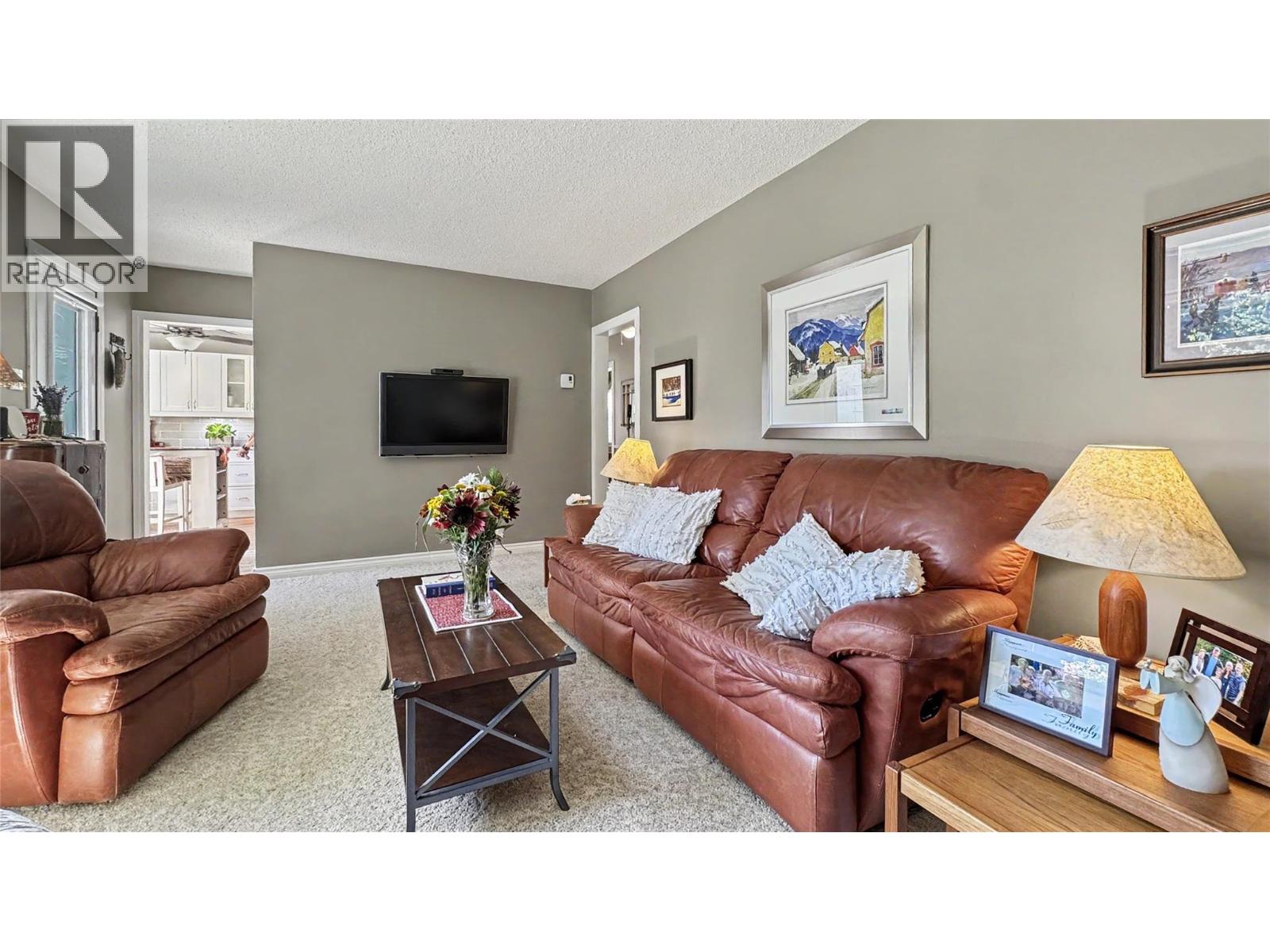 15 15th Avenue S - 8
