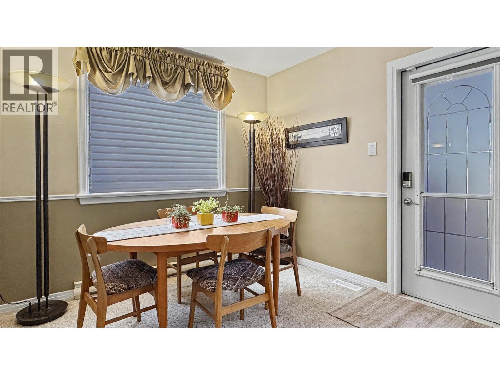 15 15th Avenue S - 15