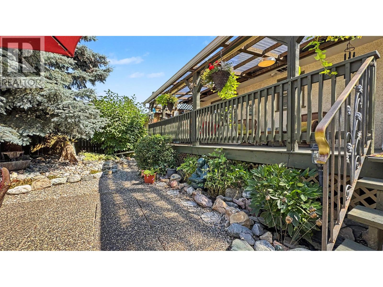 15 15th Avenue S - 34