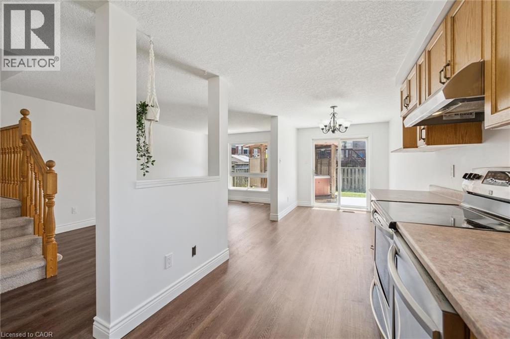 71 PEACH BLOSSOM Crescent - 16